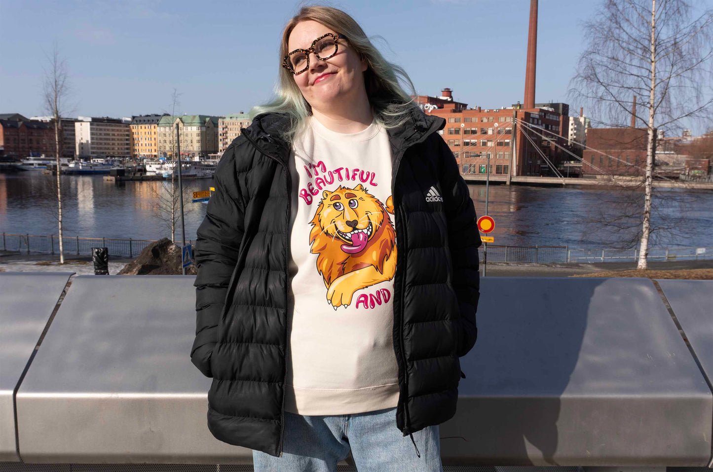 I'm Beautiful and Unique! - Leijona Collegepaita ja Inspiration Tarrabundle - ENNAKKOMYYNTI