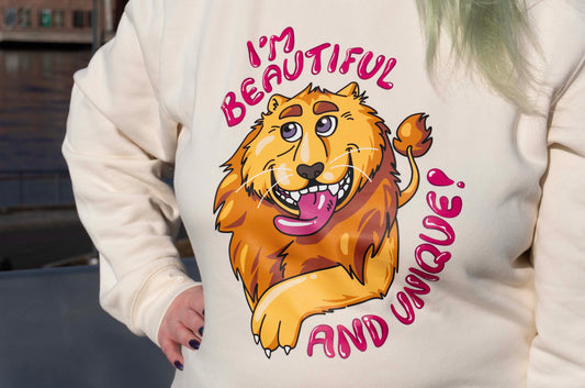 2. Laadun "I'm Beautiful and Unique" -collegepaita - Viimeinen erä!